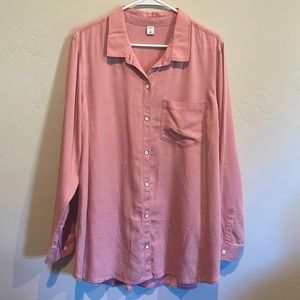 Old navy button up shirt pink. XL